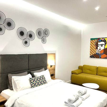 Moni Downtown Luxury Apartments Belgrado Esterno foto
