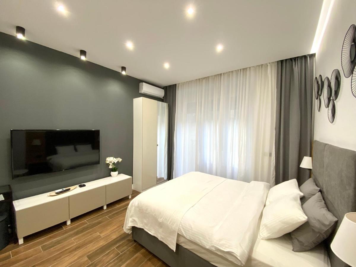 Moni Downtown Luxury Apartments Belgrado Esterno foto