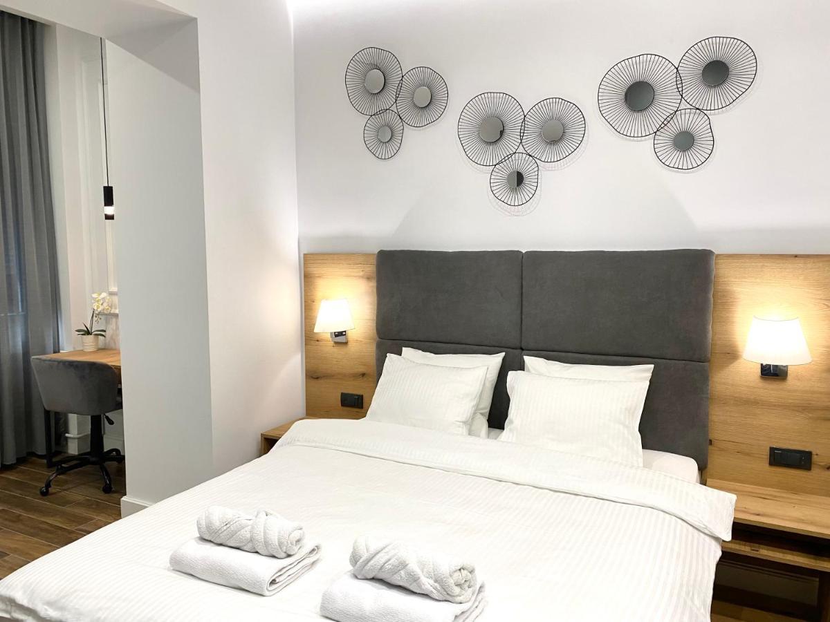 Moni Downtown Luxury Apartments Belgrado Esterno foto