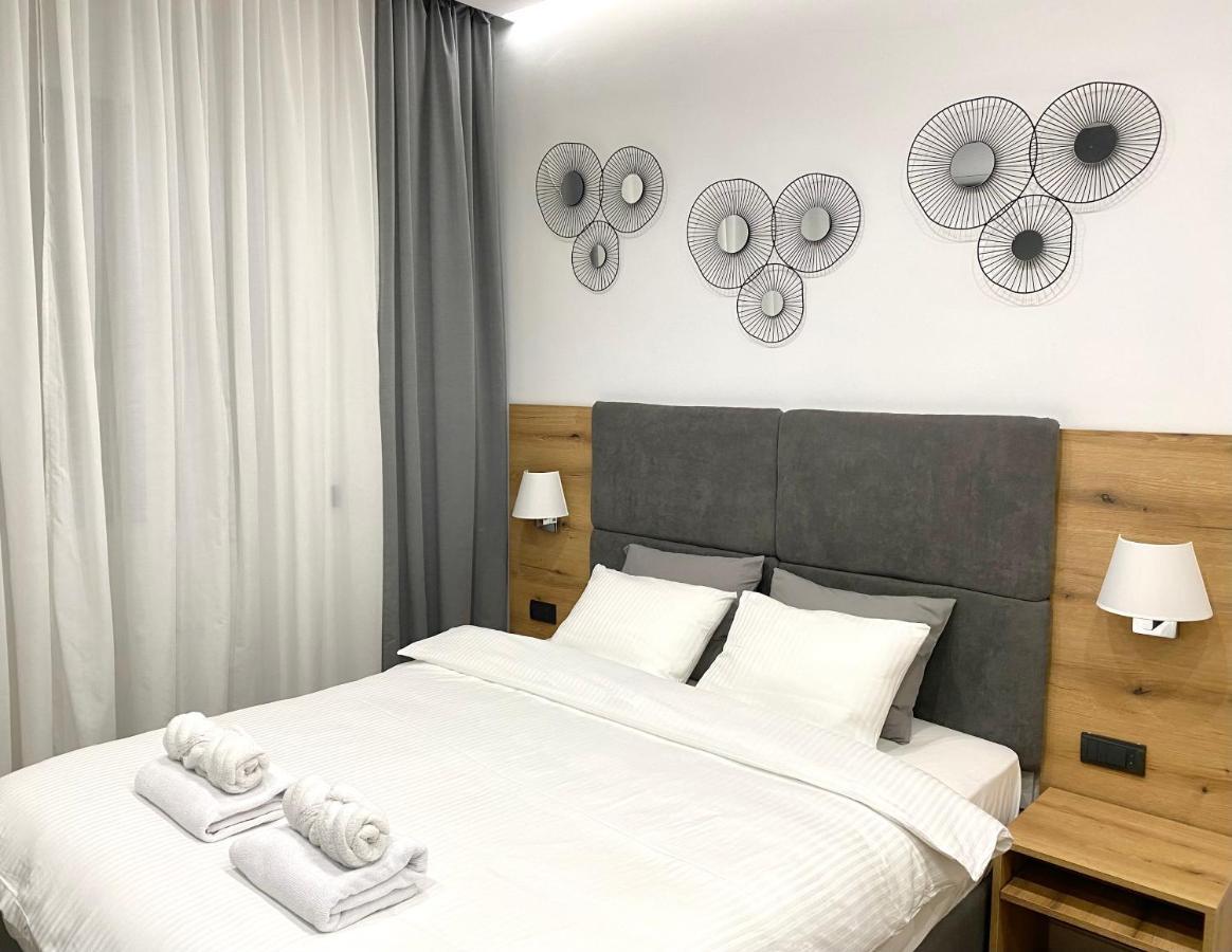 Moni Downtown Luxury Apartments Belgrado Esterno foto